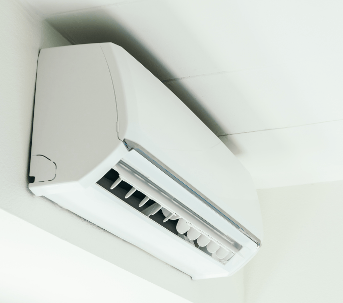 Installation climatisation à Moliets avec climatisation murale installée dans une habitation
